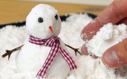 Cần gì đợi trời tuyết, bạn vẫn có thể làm người tuyết tại nhà với 2 nguyên liệu đơn giản