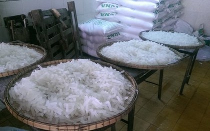 Phát hiện 2 cơ sở mứt ở Sài Gòn dùng chất tẩy trắng