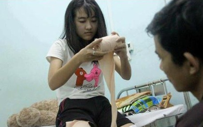 Nữ sinh bị cưa chân: Động đến tiền, gia đình đối mặt im lặng đáng sợ