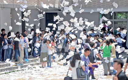 Trung Quốc: Cấm học sinh xé sách, la hét trước kì thi đại học