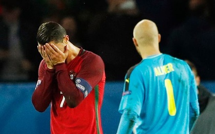 Ronaldo đi vào lịch sử bóng đá Bồ Đào Nha trong trận đấu "vứt đi"