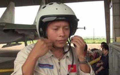 Tuyển dụng đặc cách vợ phi công Trần Quang Khải vào ngành giáo dục