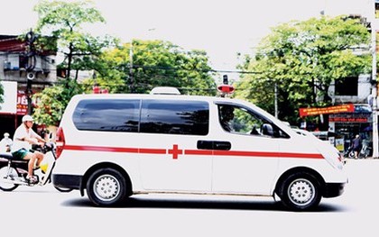 Động trời luật ngầm xe cứu thương