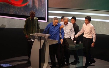 Thủ tướng Singapore ngất khi phát biểu trên truyền hình trực tiếp