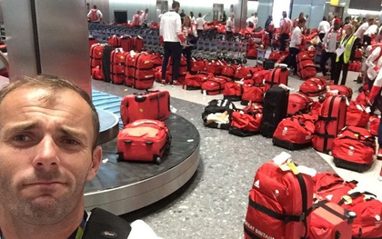 Thử thách cuối của các VĐV Olympic Anh: Tìm vali của mình trong 'một rừng' vali giống hệt nhau ở sân bay