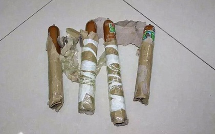 Chế 4 quả bom từ xúc xích, thanh niên cứng đe dọa cho nổ tung nhà bạn gái sau chia tay