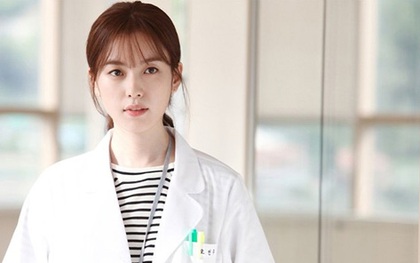 Choáng ngợp với nhan sắc không tuổi của "bác sĩ" Han Hyo Joo