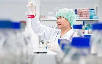 Bác sĩ người Việt biến niềm đam mê những vết thương thành công ty 700 triệu USD tại Singapore