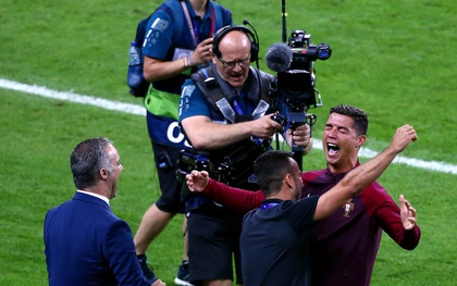 Chùm ảnh: Ronaldo bật khóc, Bồ Đào Nha vỡ òa trong ngày lịch sử