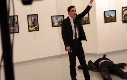 Tác giả bức ảnh ám sát Đại sứ Nga: "Tôi có thể bị giết, nhưng tôi là nhà báo và phải làm việc của mình"