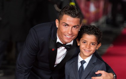 Ronaldo: Đừng tưởng gà trống không biết nuôi con