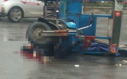 Xe ba bánh lật giữa đường, tài xế bị đè chết thương tâm