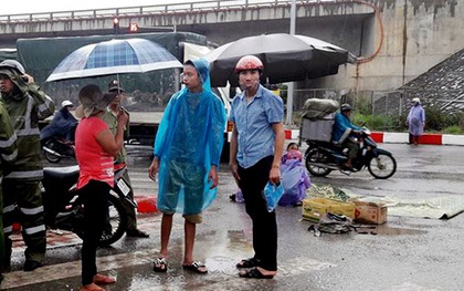 Hà Nội:  Xe bồn cán chết bé gái 11 tuổi giữa trời mưa rồi bỏ chạy