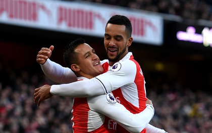 Alexis Sanchez lập cú đúp, Arsenal giữ trọn 3 điểm trên sân Emirates