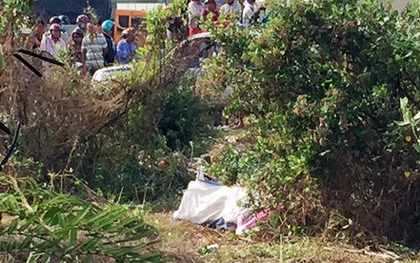 Phát hiện thi thể nữ đựng trong bao tải ở bãi đất trống