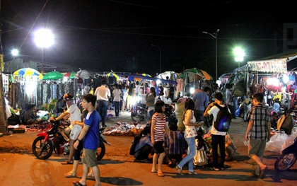 Chợ đêm làng đại học - nơi gắn bó kỷ niệm của một thế hệ sinh viên Sài Gòn sắp đóng cửa