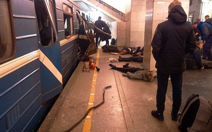 Mẹ dùng thân che chắn cho con gái thoát chết trong vụ nổ bom ở ga tàu điện ngầm Nga