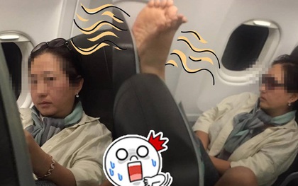 Nữ du khách Hàn Quốc tìm mọi cách "đuổi" người ngồi đằng trước trên máy bay để được thoải mái gác chân lên ghế