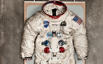 Chắc là bạn chưa biết: Bộ đồ du hành vũ trụ của Neil Armstrong được chế tạo ở... xưởng sản xuất đồ lót phụ nữ
