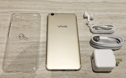 Mở hộp Vivo V5s: điện thoại trang bị camera selfie lên đến 20 MP, giá gần 7 triệu đồng