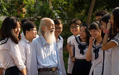 Học sinh trường Lương Thế Vinh: Thầy Văn Như Cương là ông tiên tóc bạc!