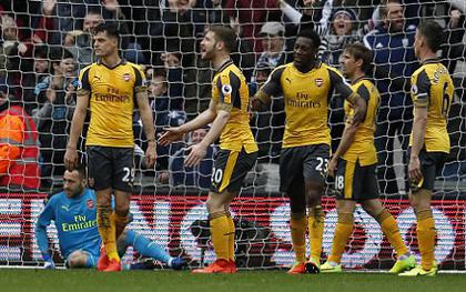 Arsenal lại thua, có nguy cơ mất vị trí vào tay Man Utd