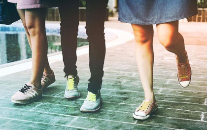 Đi giày có dây mà như không thế này mới chất!