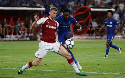 Chelsea vùi dập Arsenal trên đất Trung Quốc