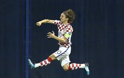 Croatia vùi dập Hy Lạp, chạm tay vào vé World Cup 2018