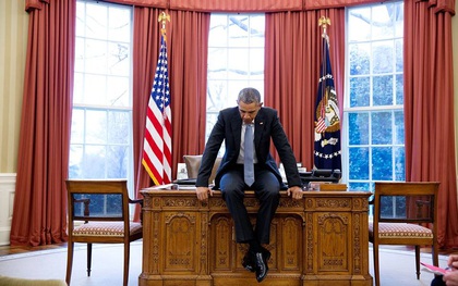 Nhìn bức ảnh này, người ta lại bồi hồi xúc động đếm ngược ngày ông Barack Obama rời Nhà Trắng