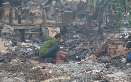 Hiện trường tan hoang sau vụ cháy kinh hoàng thiêu rụi 70 nhà dân ở Nha Trang