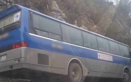 Xe du lịch va chạm với xe máy ở Hòa Bình, 1 người tử vong