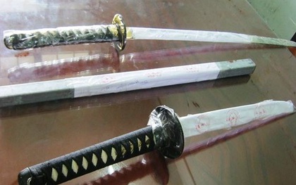 Bắt khẩn cấp 3 đối tượng chém gục nhân viên shop thời trang ở Sài gòn