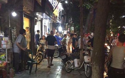 Nam thanh niên xông vào cửa hàng quần áo ở phố cổ Hà Nội chém 3 người nhập viện