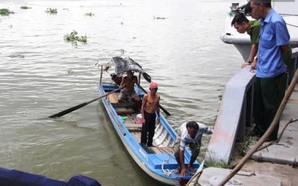 Phát hiện thi thể người đàn ông không mặc áo trôi cạnh du thuyền trên sông Sài Gòn