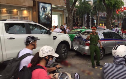 Hà Nội: Va chạm liên hoàn trên phố Bà Triệu, 3 người bị thương trong đó có 1 nạn nhân mặc đồng phục học sinh