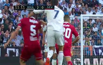 Ronaldo bị tố đánh nguội cầu thủ Sevilla