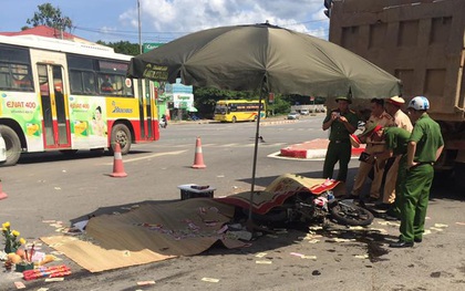Hà Nội: Va chạm với xe tải, 3 người bị cán tử vong thương tâm