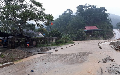 Nghệ An: Nước sông dâng cao, 2 người bị cuốn mất tích