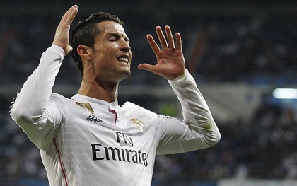 Ronaldo thành trò cười khi học chiêu "lườm rau gắp thịt" của Ronaldinho