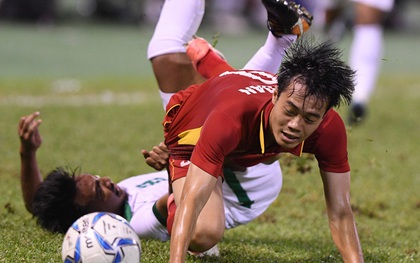 U22 Indonesia biến sân đấu thành võ đài trong trận hòa U22 Việt Nam