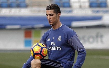 Cầu thủ Real Madrid họp riêng, tố Ronaldo ích kỷ