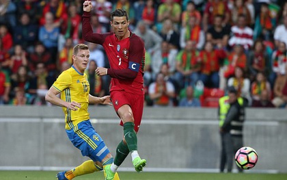 Ronaldo khai hỏa, Bồ Đào Nha vẫn thua ngược Thụy Điển