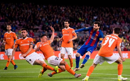 Messi lập cú đúp, Barca nã 7 bàn vào lưới đối thủ