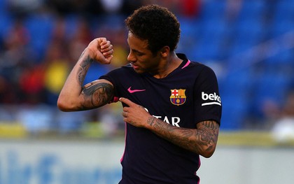 Neymar lập hat-trick, Barca vẫn nằm cửa dưới trong cuộc đua vô địch