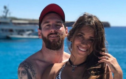 Messi tình cảm ôm eo vợ sắp cưới Antonella