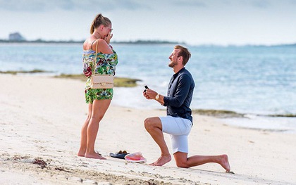 Harry Kane quỳ gối cầu hôn lãng mạn thế này, bạn gái phải bật khóc đồng ý