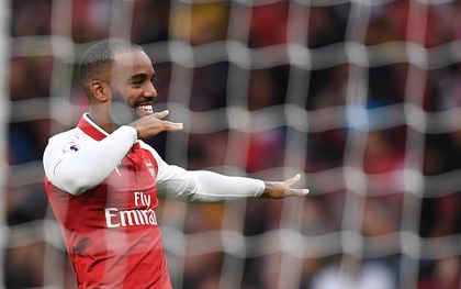 Lacazette ghi danh vào lịch sử ngay trận ra mắt Premier League