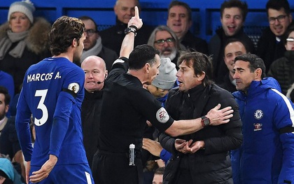 Conte bị đuổi lên khán đài ngày Chelsea thắng sít sao