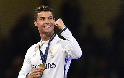 Ronaldo xác nhận ở lại Real